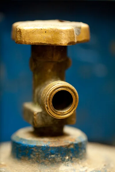 Kullanılan yıpranmış musluk — Stok fotoğraf