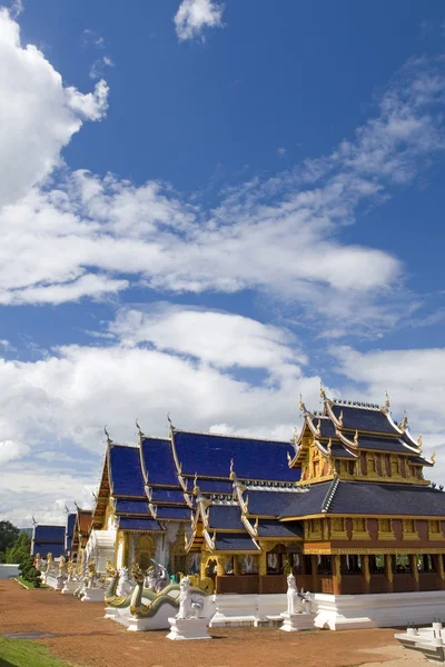 Buddisttempel i thailand — Stockfoto