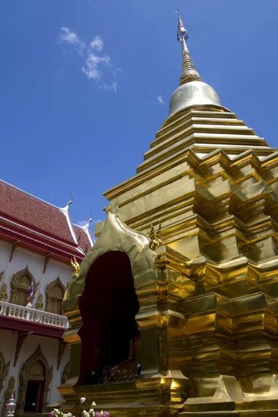 Świątynia w Tajlandii — Zdjęcie stockowe