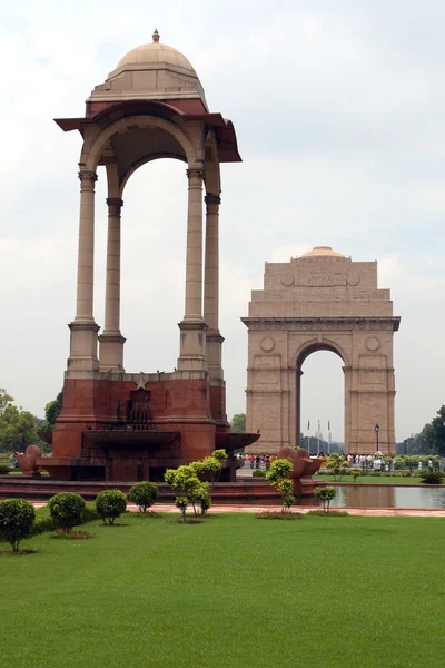 Ворота Индии с голубым небом — стоковое фото
