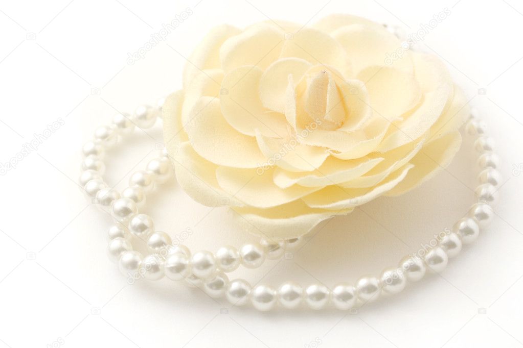 Pearls and flower