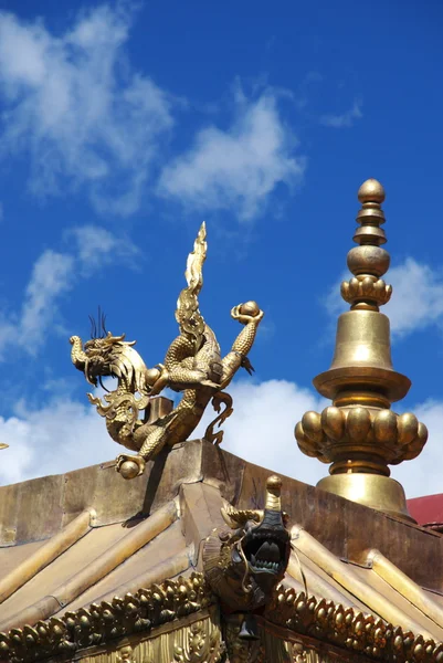 Dach świątyni tybetańskiego — Zdjęcie stockowe