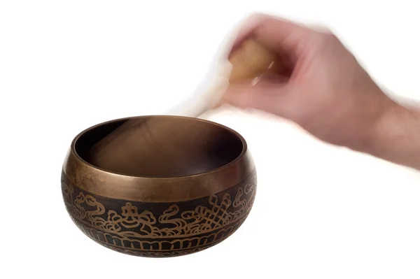Tibetanska brons sjungande skål i användning — Stockfoto