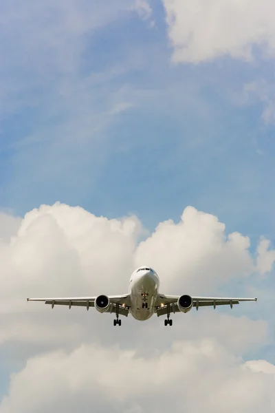 Landning jetflygplan — Stockfoto