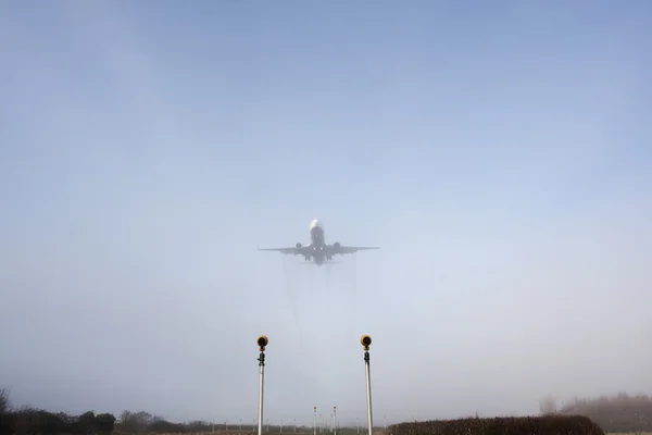 霧の着陸 — ストック写真
