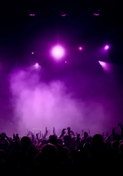 Фіолетовий концерт атмосферу — стокове фото