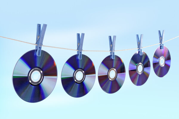 КОМПАКТ-ДИСК