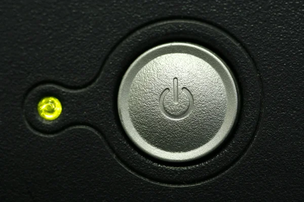 Макро кнопки питания монитора компьютера — стоковое фото