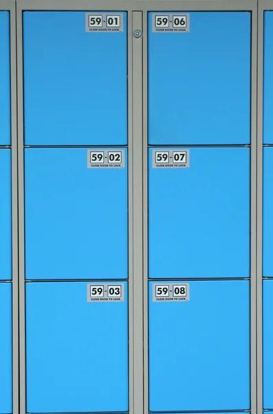 Синий фон шкафчика хранения — стоковое фото