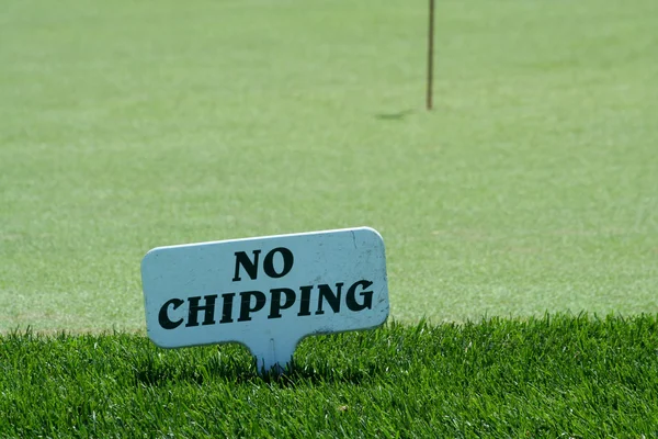 No chipping sign on a practice green — Stock Photo, Image