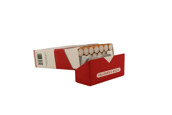 Geïsoleerde pack van sigaretten — Stockfoto