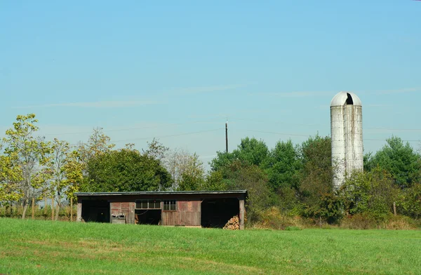 Grange et silo — Photo