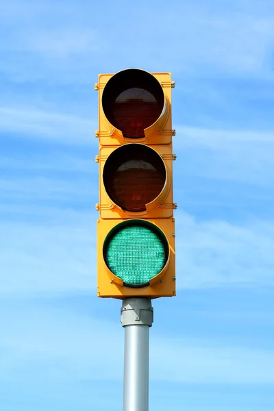 Zelené dopravní signalizační světlo — Stock fotografie