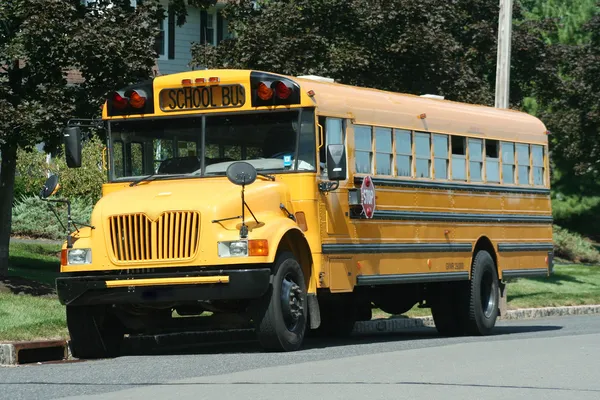 Žlutý školní autobus — Stock fotografie