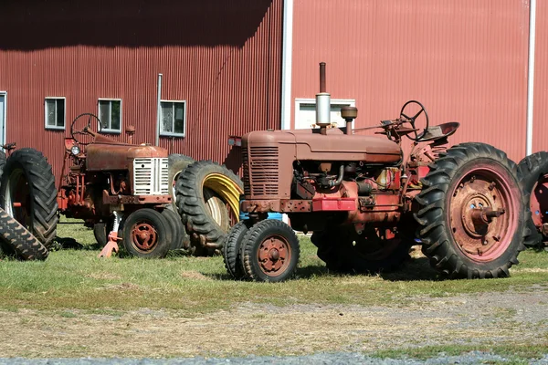 Oude rode tractoren — Stockfoto