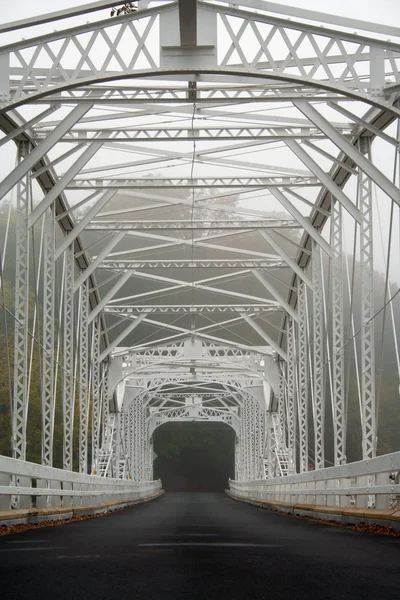 古い単一の車線橋 — ストック写真