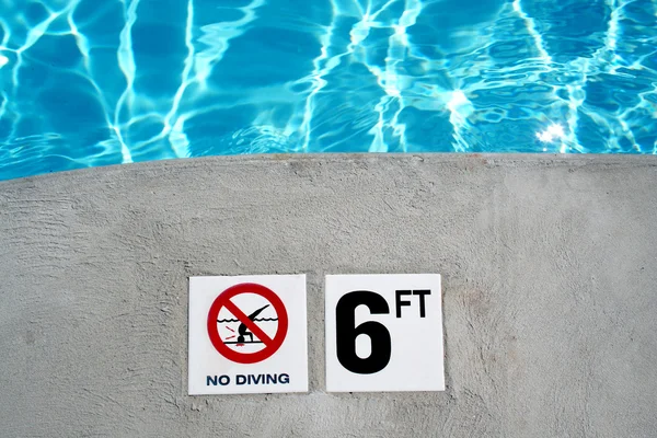 Značka hloubky bazénu — Stock fotografie
