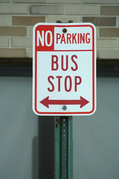Autobusová zastávka znamení — Stock fotografie