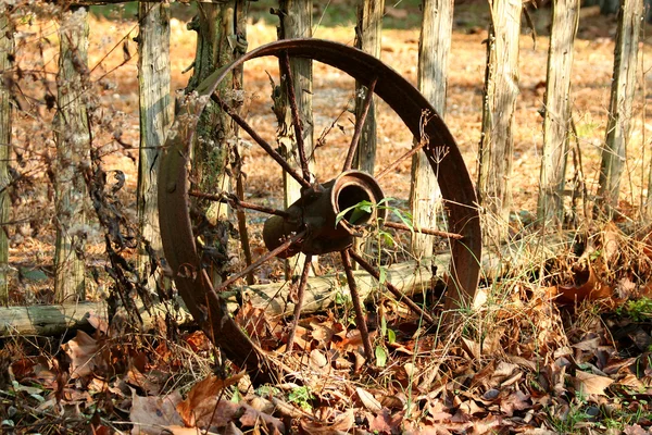 Ancienne roue de chariot — Photo