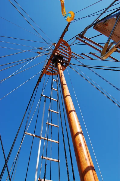 Uzun boylu gemi direği — Stok fotoğraf