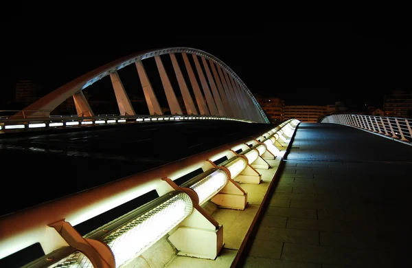 Oświetlony most — Zdjęcie stockowe