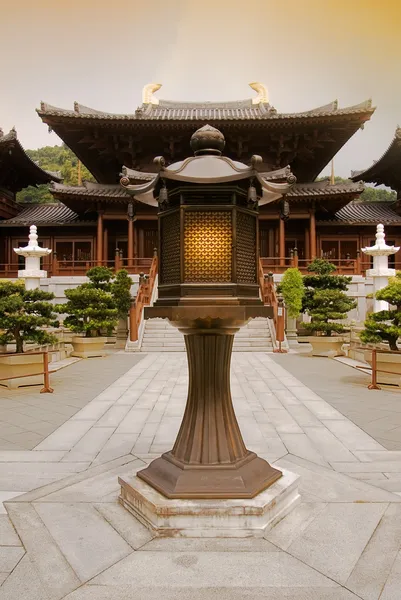 Tempio cinese con lampada — Foto Stock