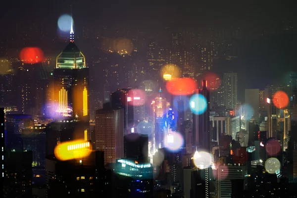 Nattscener av modern skyskrapa — Stockfoto