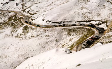 kar trafik sıkışıklığı