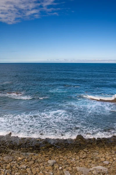 Пляж и океан — стоковое фото