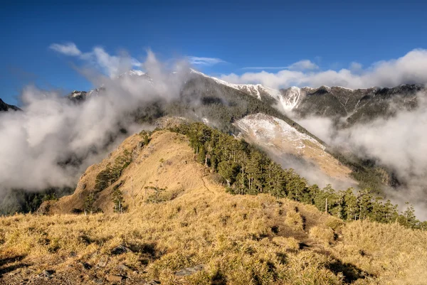산의 극적인 조 경 — 스톡 사진
