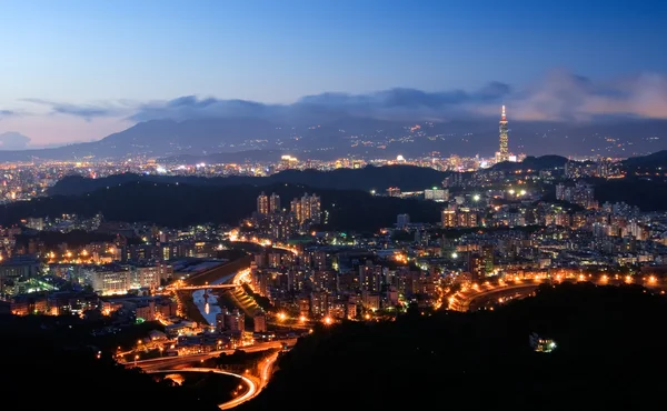 Красиві нічна сцена в Тайбей — стокове фото