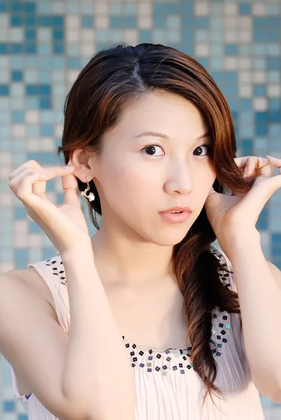 Beautiful Asian lady — Stock Photo, Image