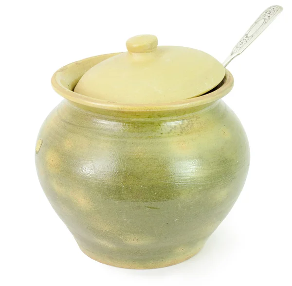 スプーンで古い陶磁器の鍋 — ストック写真