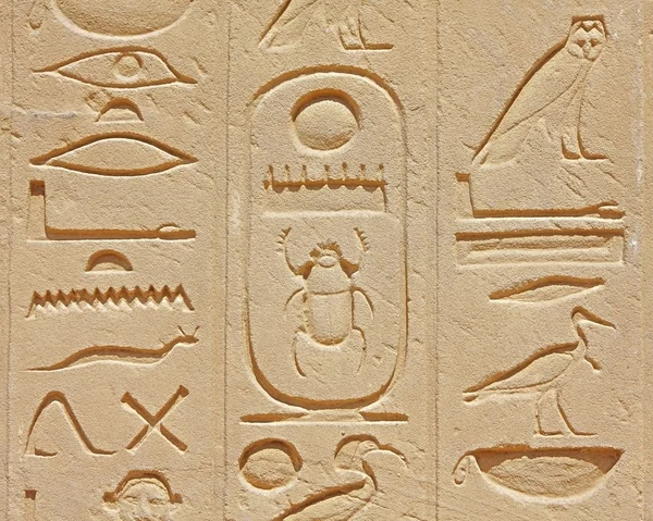 Luxor chrám hieroglyf — Stock fotografie