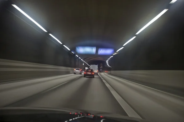Conducir en un túnel — Foto de Stock