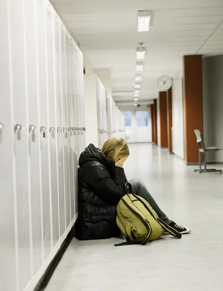 Essere vittima di bullismo a scuola — Foto Stock