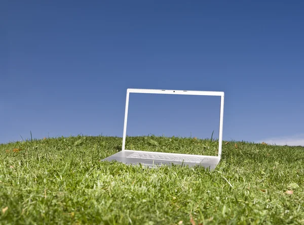 Laptop outdoor — Stock Photo, Image