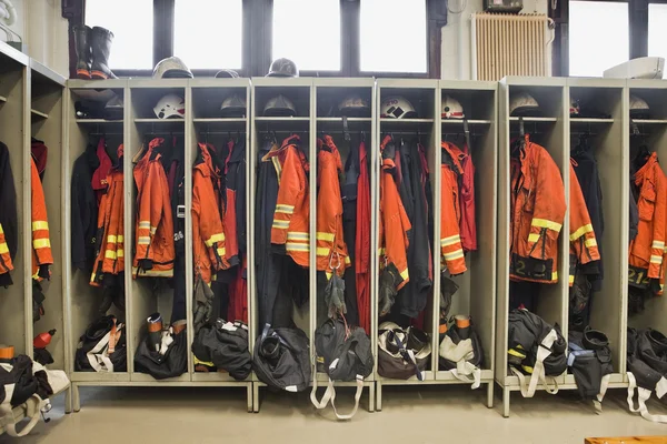 Brandweerman kostuums — Stockfoto