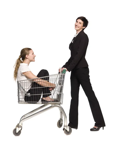 Vrouw met winkelen-cart — Stockfoto