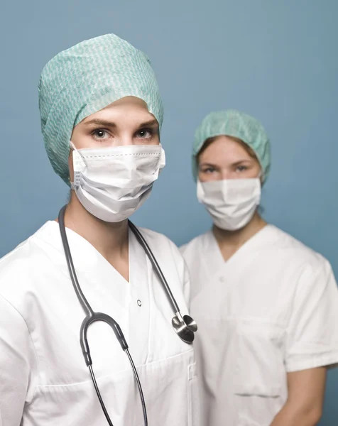 Δύο νοσηλευτές — Φωτογραφία Αρχείου