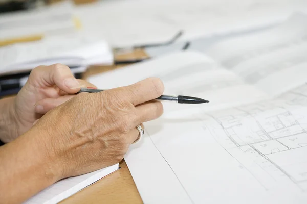 Pencil and a plan — Stock Photo, Image