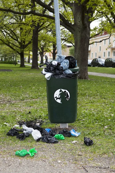 쓰레기통 — 스톡 사진