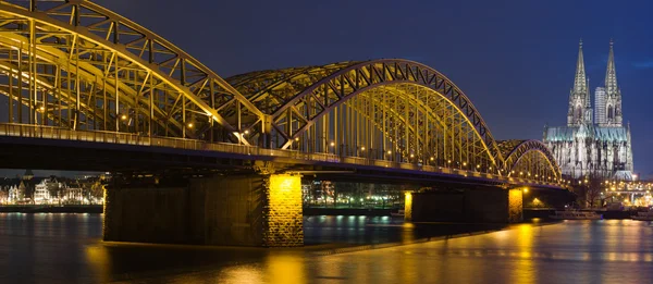 Nachtpanorama von Köln — Stockfoto
