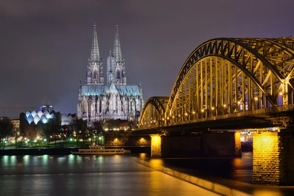 Köln bei Nacht — Stockfoto