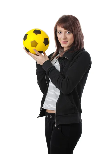 Menina adolescente com bola amarela — Fotografia de Stock