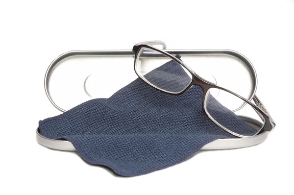 Dioptrické brýle v stříbrné vitríně izolované — Stock fotografie