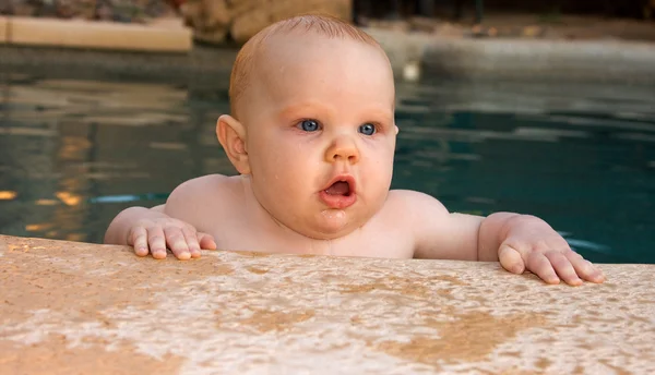 游泳宝宝 — 图库照片