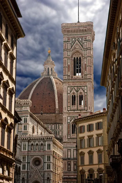 Il Duomo Desde la calle — Foto de Stock