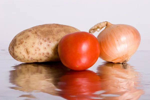 Ziemniaków, pomidorów i cebuli — Zdjęcie stockowe