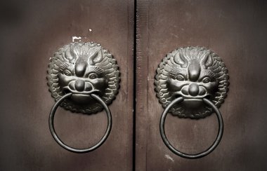 Chi Lin Feng Shui Door Knocker clipart